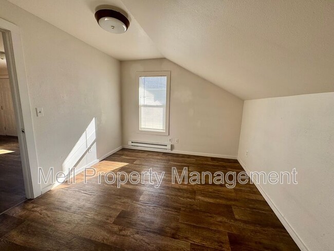 Building Photo - 315 S Main St