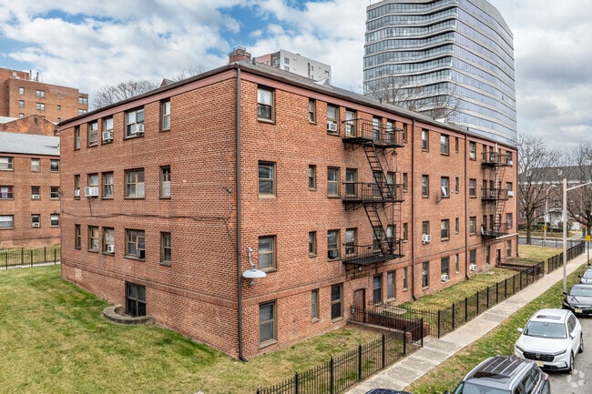 Building Photo - Spaxalaya 255 Harrison LLC