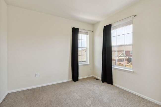 Building Photo - Fort Collins Lifestyle Exemplified by this 2 Bed, 2.5 Bath Paired Home!