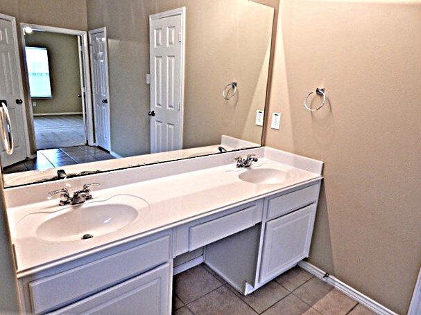 Building Photo - 22211 Hesse Ct