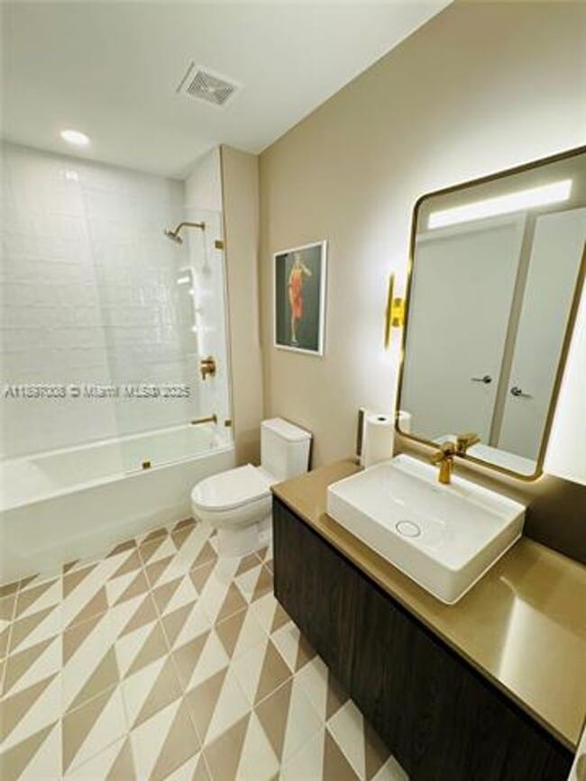 Building Photo - 159 NE 6th St