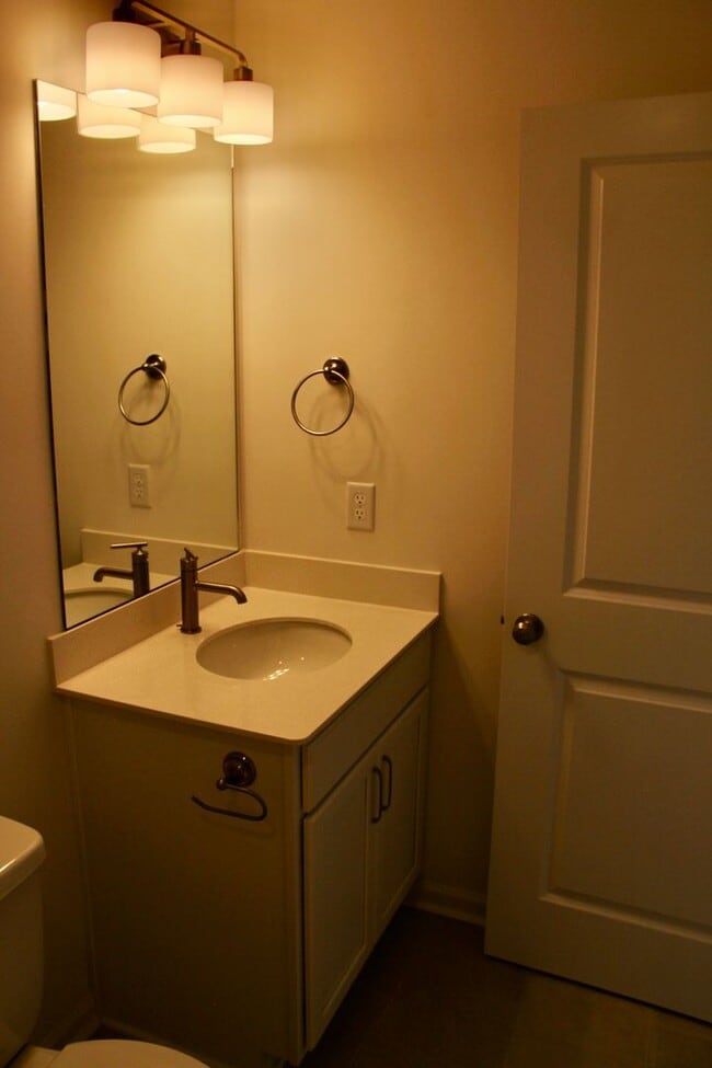 Building Photo - 466 Blair Rd