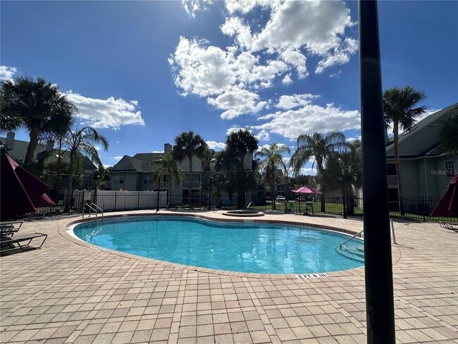 Building Photo - 6064 Westgate Dr