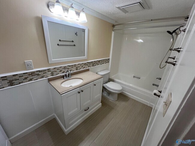 Building Photo - 6620 Willow Pointe Dr NW