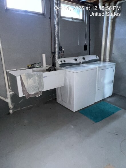 Building Photo - 5611 Madrid Dr