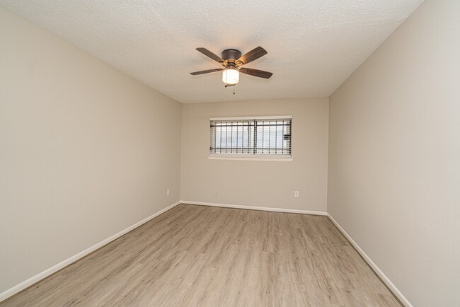 Building Photo - 8124 Beech Cove Ln