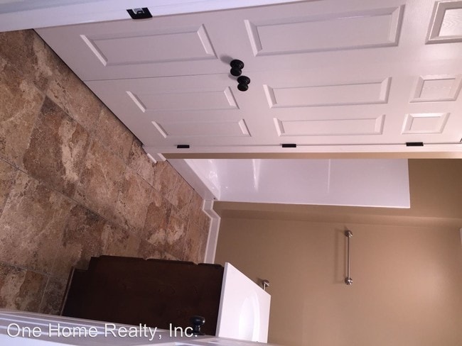 Building Photo - 6119-6121 Pinto Ln