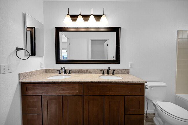 Building Photo - $2,640.95, $300 off the first month's rent, 4 Beds - 2 Bath, Single Family Home in Denver with 2-...