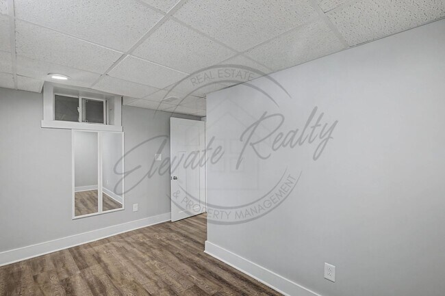 Building Photo - Four Bedroom Ranch with Finished Basement in Clarksville!