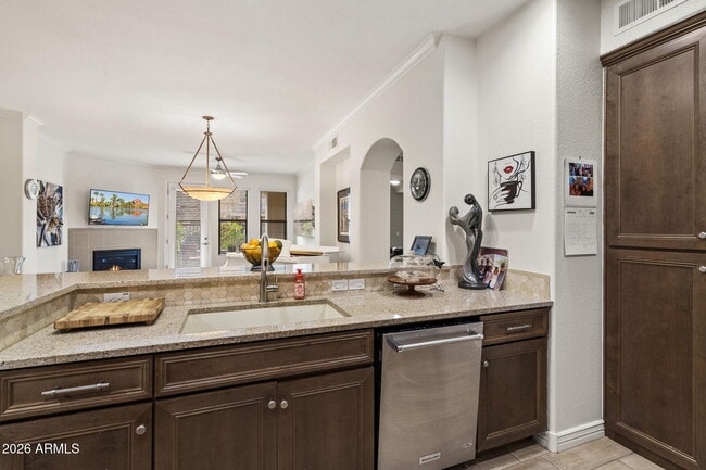 Building Photo - 7601 E Indian Bend Rd