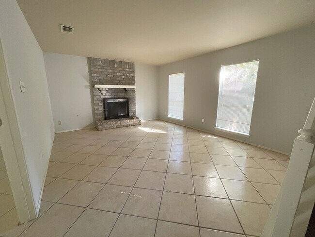 Building Photo - 3127 Glen Spring Dr