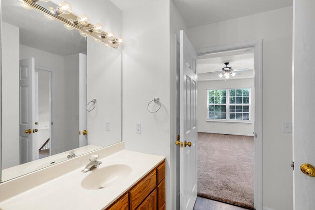 Building Photo - 1704 Juniper Dr