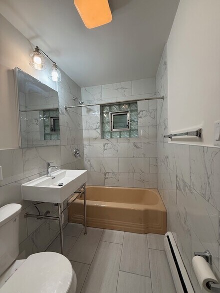 Building Photo - 7762 Madison St