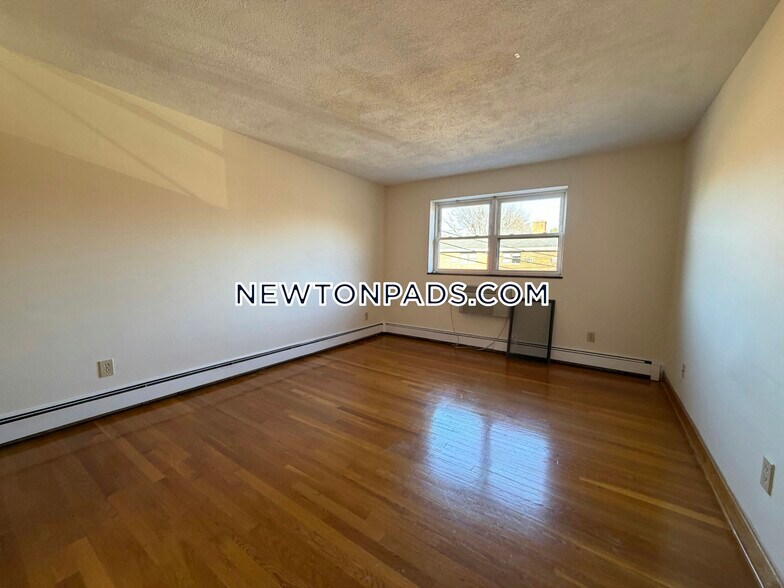 Building Photo - 282 Grove St