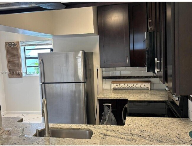 Building Photo - 2719 Taylor St