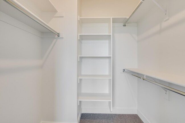 Building Photo - Move-In Ready 4-Bedroom Rental in the Hear...