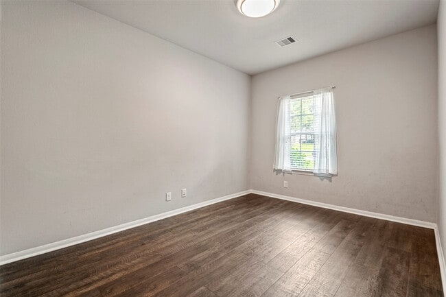 Building Photo - 18682 Legend Oaks Dr