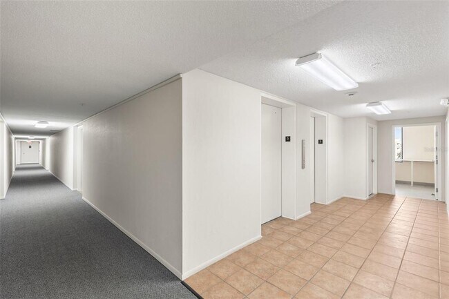 Building Photo - 255 Dolphin Point