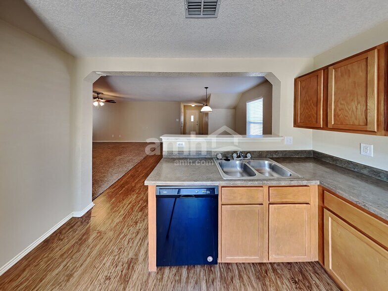 Building Photo - 3739 Hideaway Grn