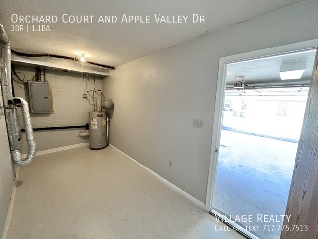 Building Photo - 2-car garage! Roomy 3-bed townhome in Dall...