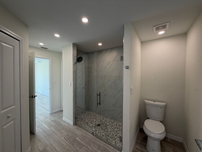 Building Photo - 1018 Vogiantzis Pkwy