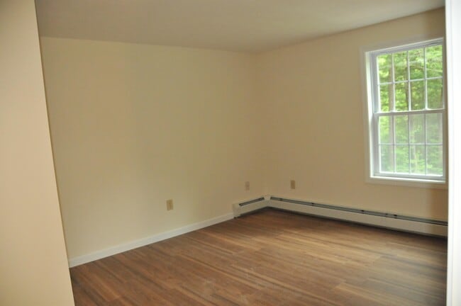 Building Photo - 115 High Rock Rd