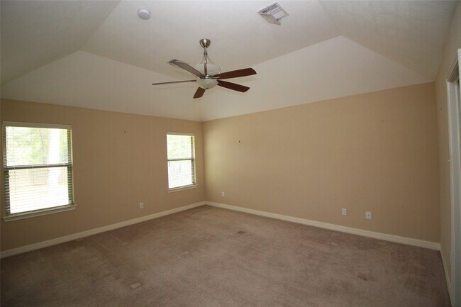Building Photo - 1504 Glen Oaks Dr