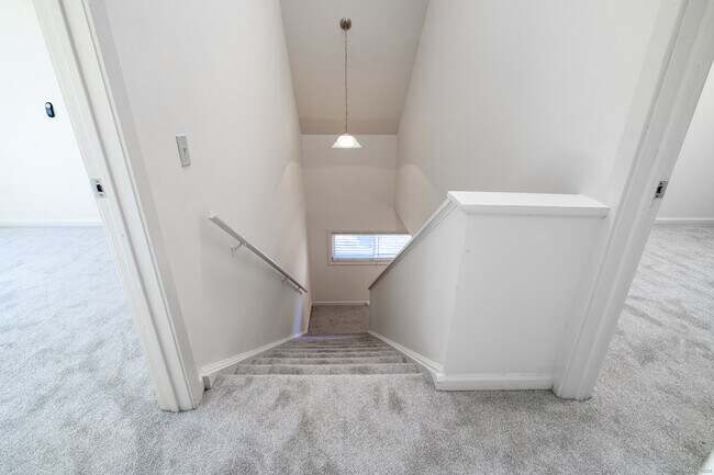 Building Photo - 206 Montoya Dr