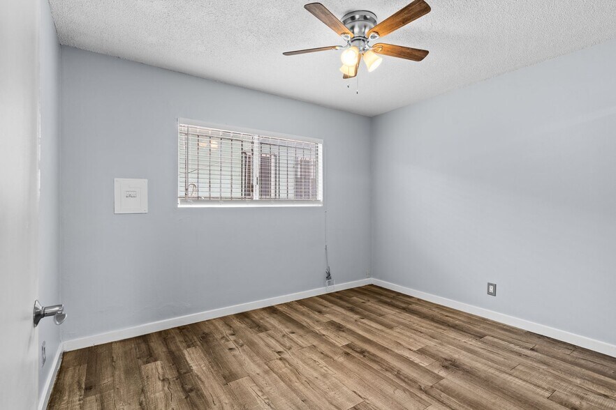 Building Photo - 1121 Daisy Ave