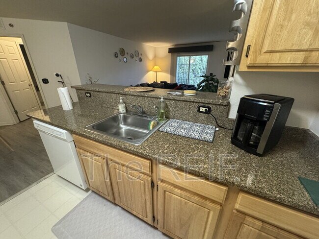 Building Photo - 15240 Silver Pkwy