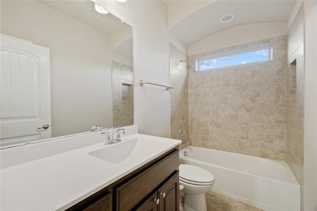 Building Photo - 15820 Oak Pointe Dr