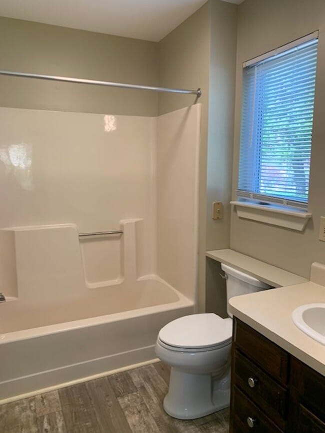 Building Photo - Sarah's Run Apartments