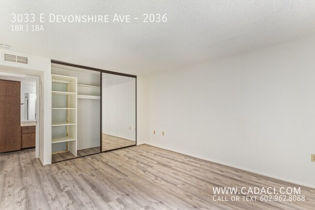 Building Photo - 3033 E Devonshire Ave