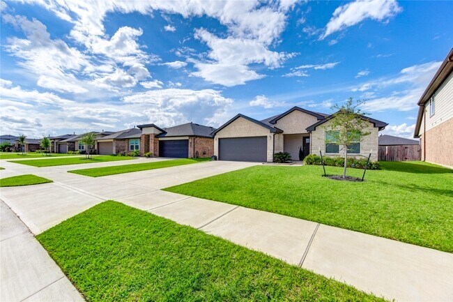 Building Photo - 29910 Ousel Falls Ln