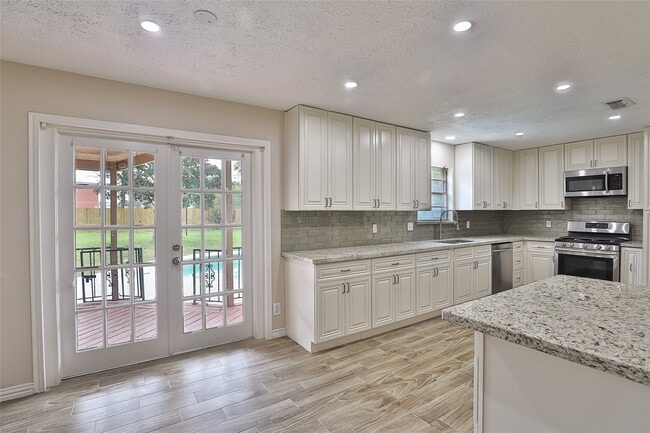 Building Photo - 2706 Stetson Ln