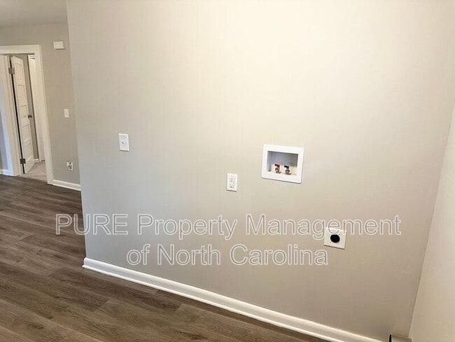 Building Photo - 411 W 10th St