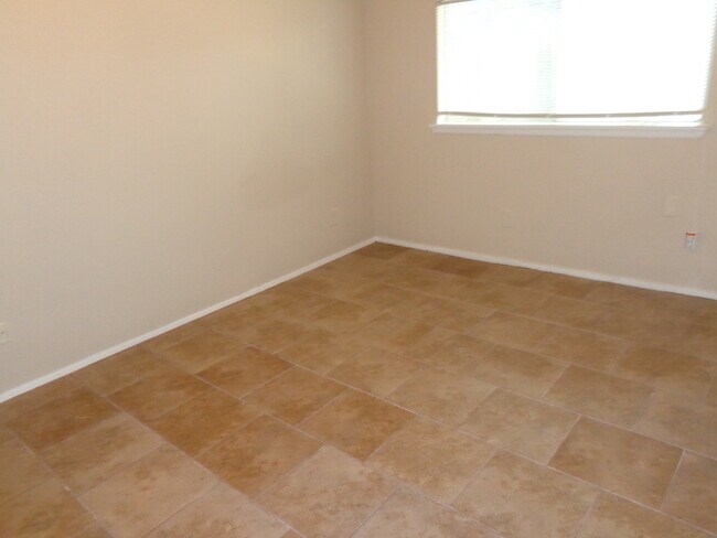 Building Photo - Affordable Duplex