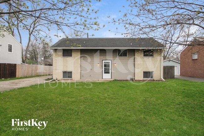 Building Photo - 181 S Pinecrest Rd