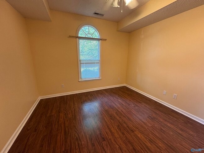 Building Photo - 109 Capote Dr