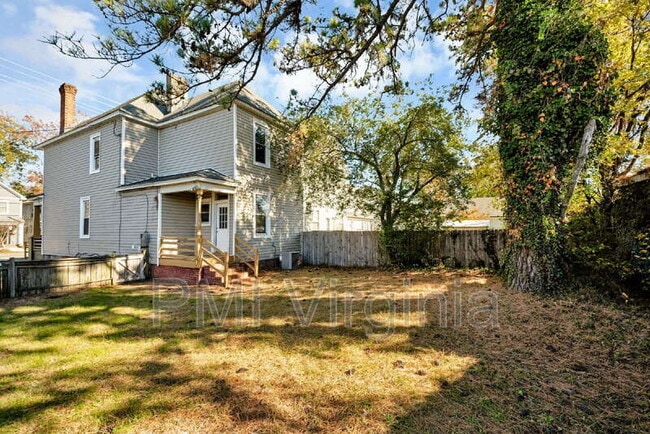 Building Photo - 527 W 26th St