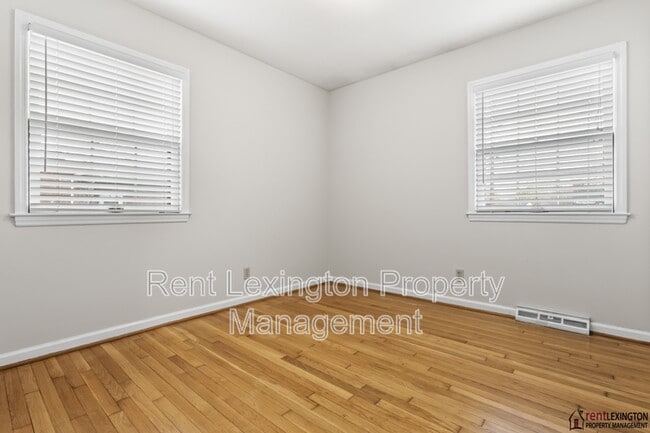 Building Photo - 152 Bayberry Rd