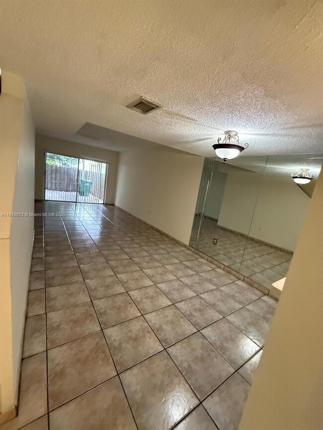 Building Photo - 1190 NW 124th Ave