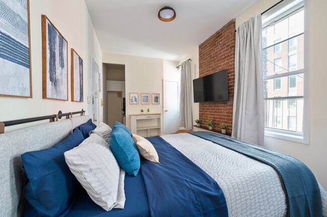 Building Photo - 1762 2nd Ave