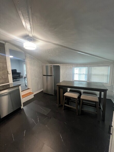 Building Photo - 1211 Madison St