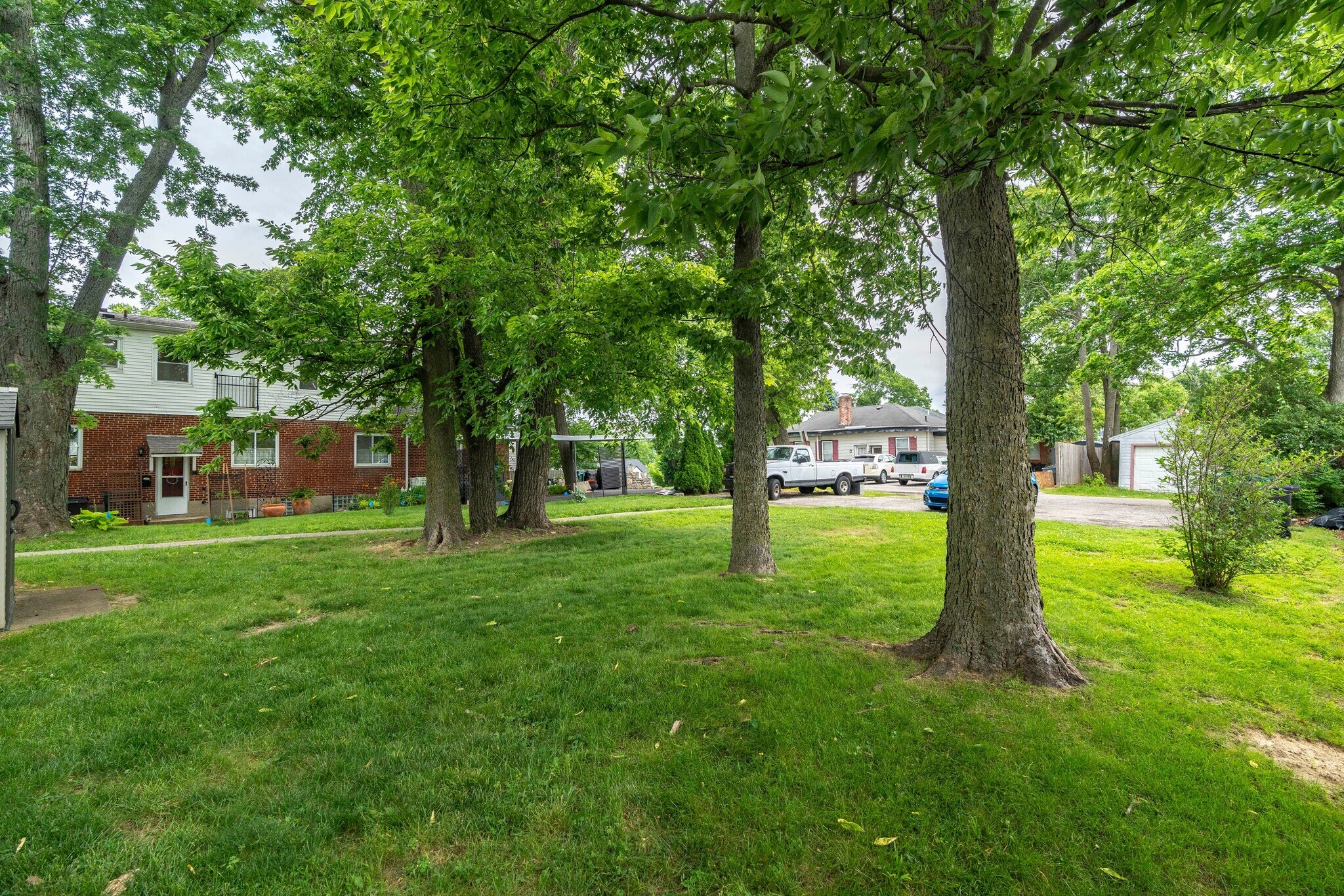 Building Photo - 2320 Beechmont Ave