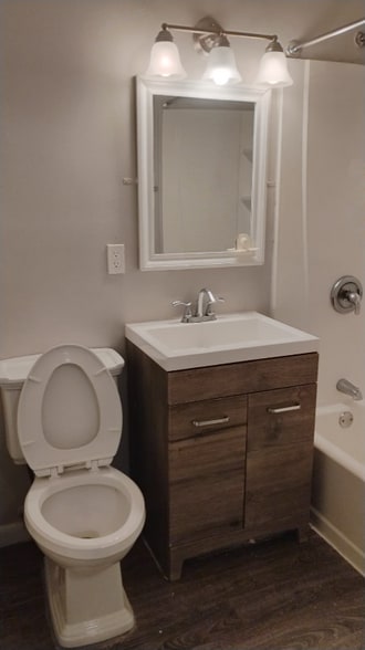 Building Photo - 194 Washington St