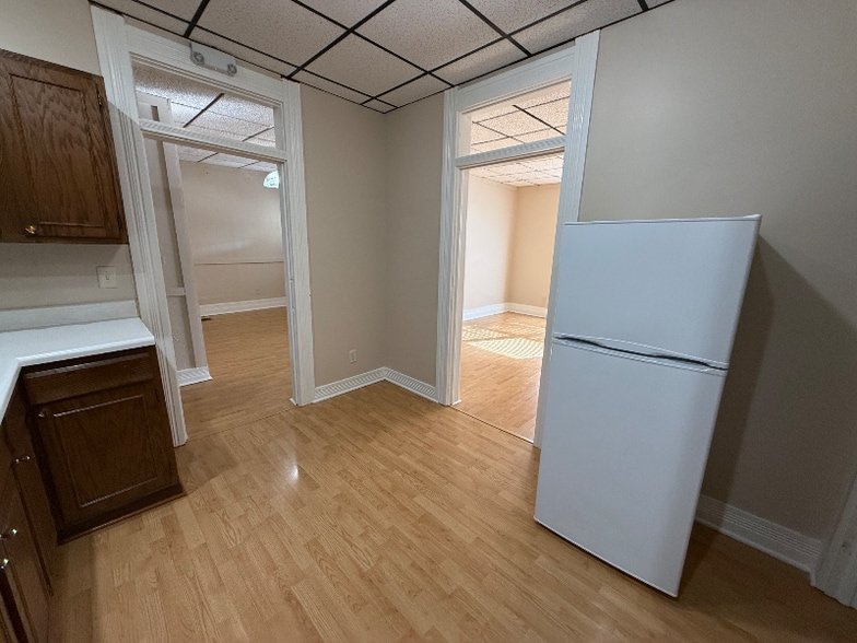 Building Photo - 610 S Blanchard St