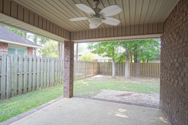 Building Photo - "Luxurious 3-Bedroom, 2-Bath Pet-Friendly ...