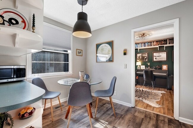 Building Photo - 3221 Cloverwood Dr