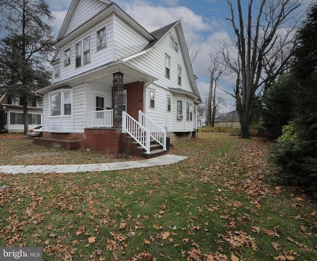 Building Photo - 34 Yale Rd